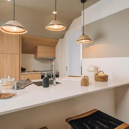 Procida - 1 Bedroom And Pool In Santo Antonio Апартаменти Лісабон